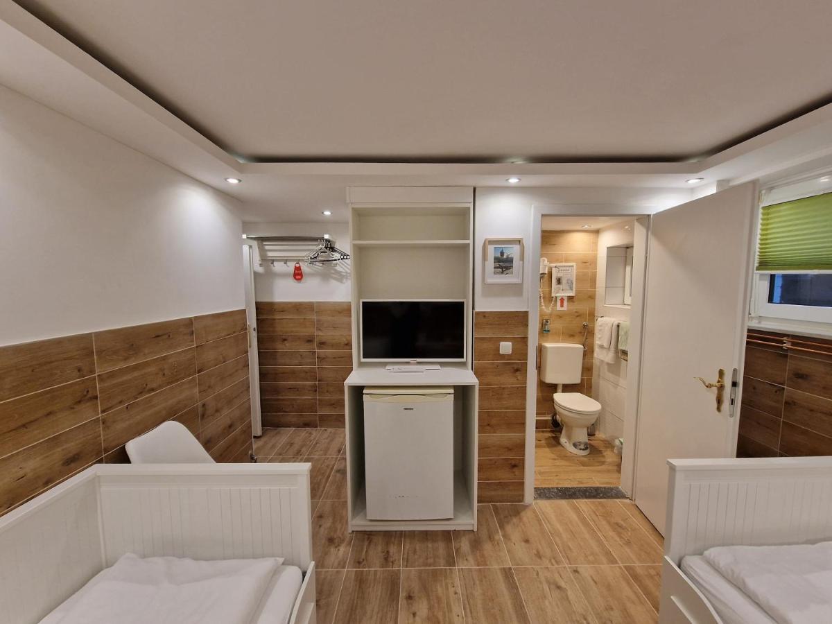 Hotel Kenny & Henry Cuxhaven Esterno foto