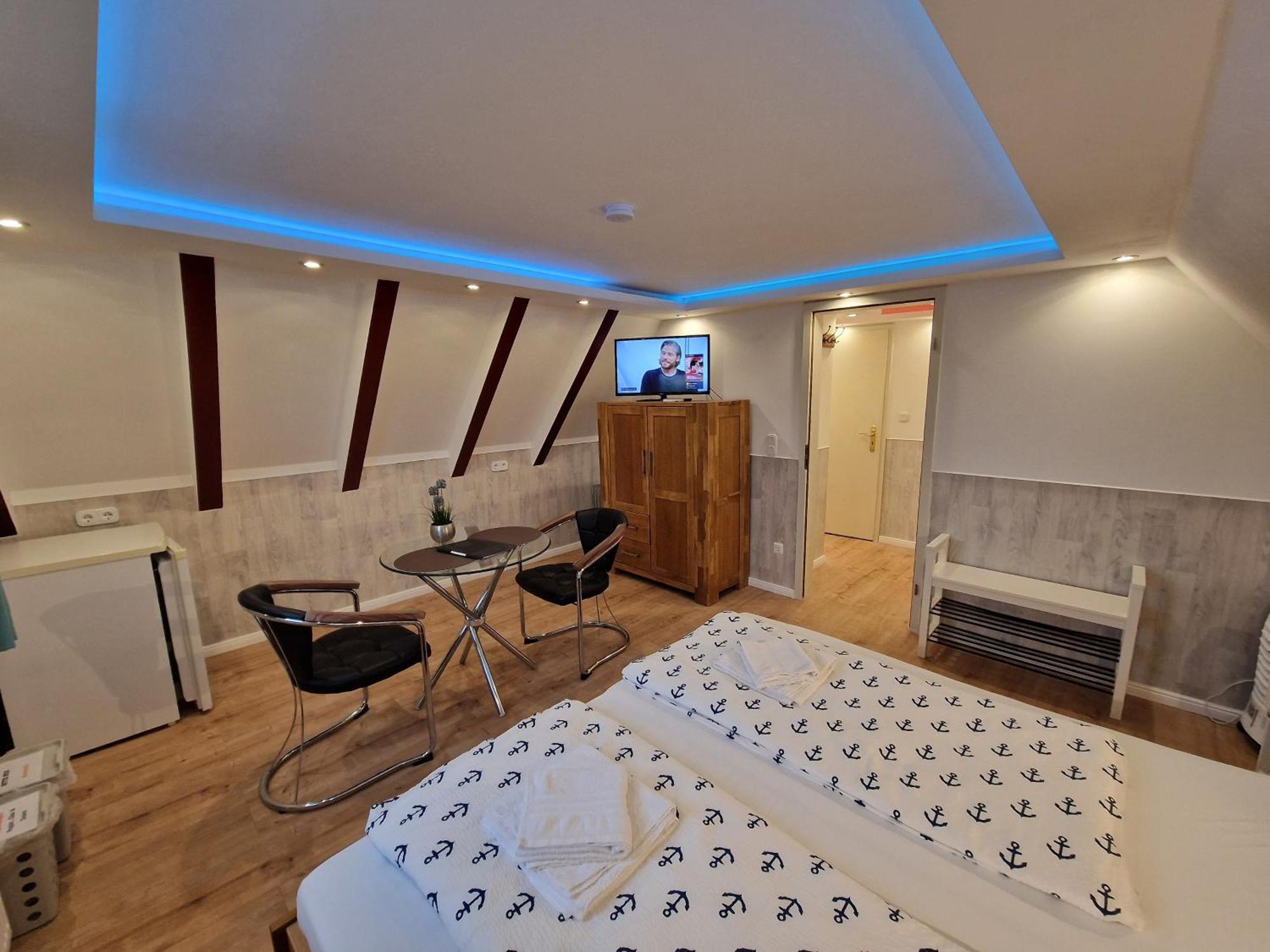 Hotel Kenny & Henry Cuxhaven Esterno foto
